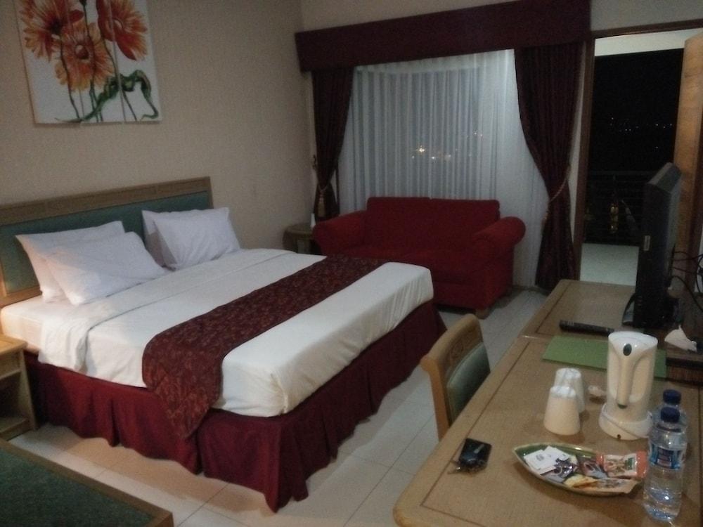Bukit Alamanda Resort Garut Exterior foto