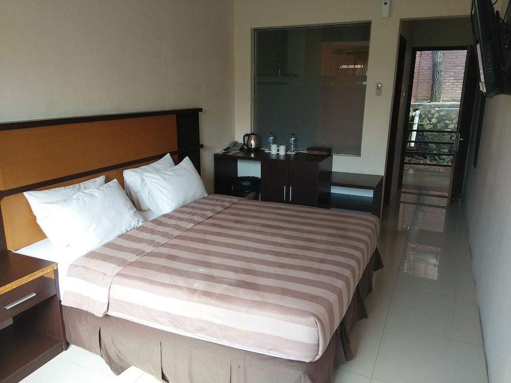 Bukit Alamanda Resort Garut Exterior foto