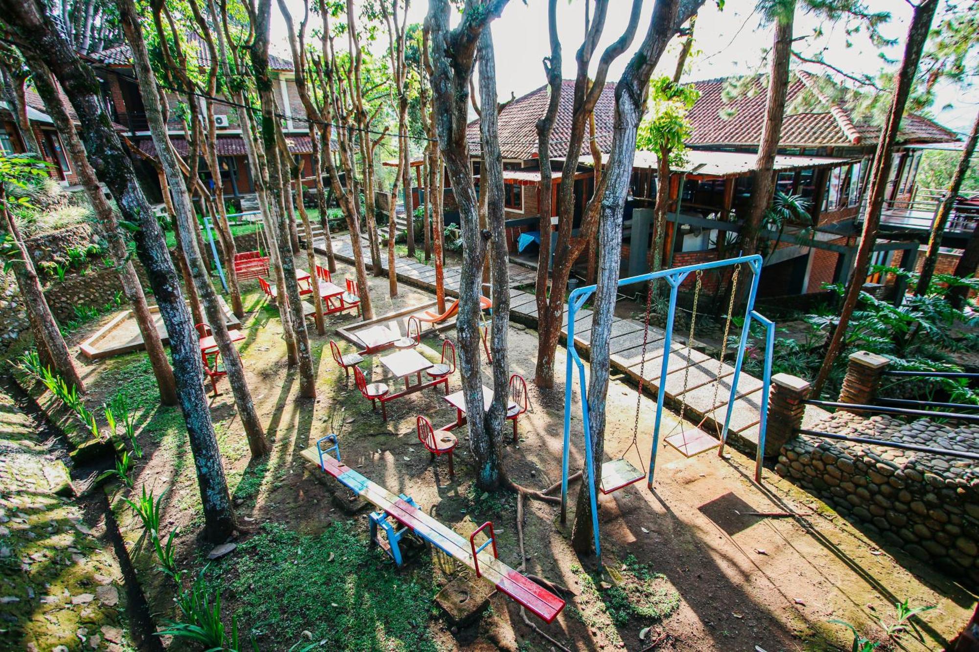 Bukit Alamanda Resort Garut Exterior foto